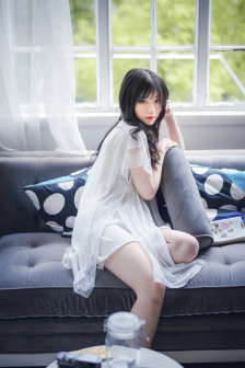 调教喂下面的小嘴吃东西